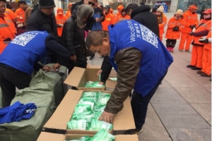 關(guān)愛環(huán)衛(wèi)工人，傳遞公益力量