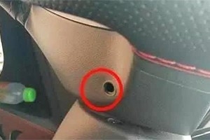 交警提醒：方向盤(pán)下有個(gè)小機(jī)關(guān)，作用很大！
