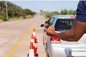 倒車(chē)時(shí)怎么判斷距離？老司機(jī)教你幾招