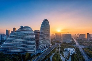 今天，致敬改革開放，致敬我們共同奮斗的四十年