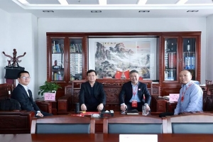 青飲集團(tuán)黨委書記、董事長一行到訪萬順叫車