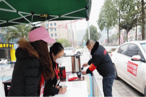 萬(wàn)順叫車(chē)愛(ài)心車(chē)隊(duì)，疫情陰影下的一束光