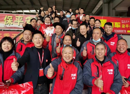 春運(yùn)，萬(wàn)順叫車(chē)司機(jī)在暖心服務(wù)中感受別樣年味